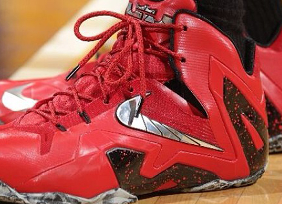 LeBron James Debuts New Nike LeBron 11 Elite PE Against Pacers