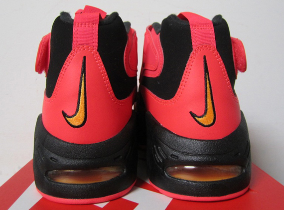 Nike Air Griffey Max 1 Black Laser Crimson Atomic Mango 02