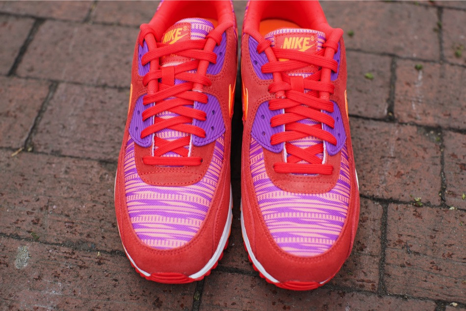 Nike Air Max 90 Essential Light Crimson Laser Purple Total Orange 01