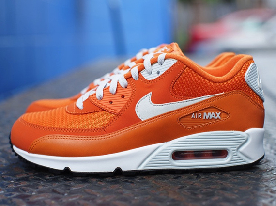 Nike Air Max 90 Essential “Solar Orange”