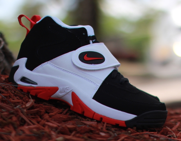 Nike Air Mission Black University Red White 01