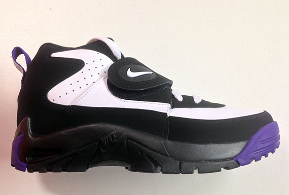 Nike Air Mission - Black - Court Purple