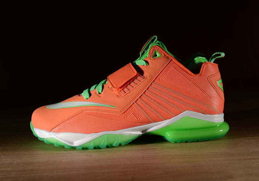 Nike Cj Trainer 2 Turf Orange White Poison Green