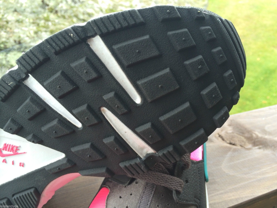 Nike Huarache Hyper Pink 02