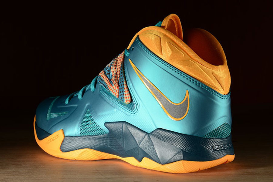 Nike Lebron Soldier 7 Turbo Green Atomic Mango Nightshade 05