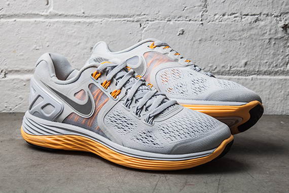 Nike Lunareclipse 4 Pure Platinum Atomic Mango 02