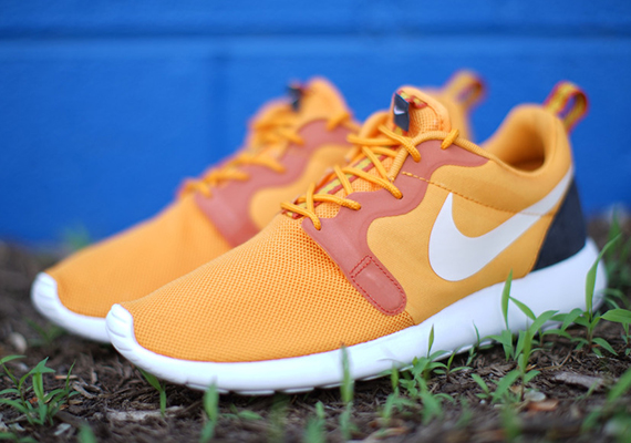 Nike Roshe Run Hyp Kumquat Available