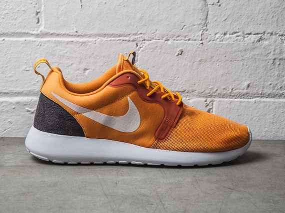 Nike Roshe Run Hyperfuse Kumquat 01