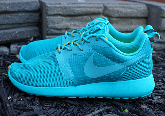 Nike Roshe Run Hyperfuse Turbo Green Available