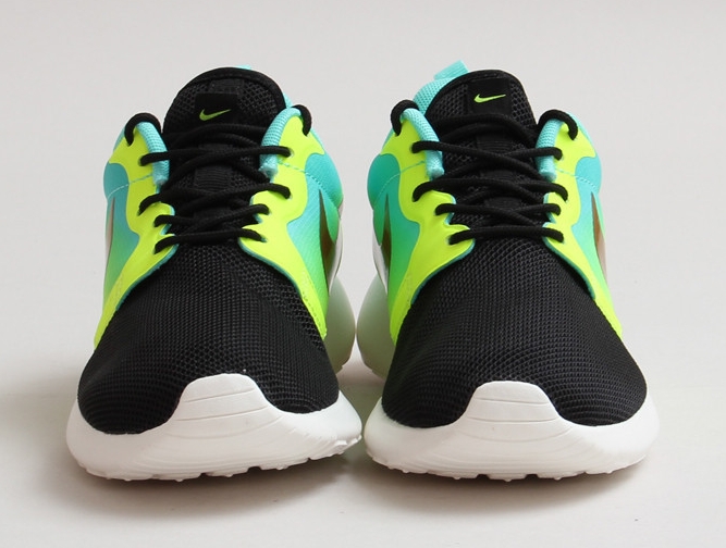Nike Roshe Run Magista 02