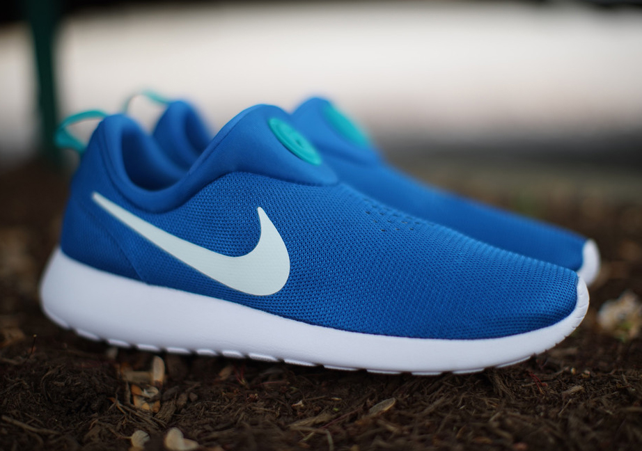 Nike Roshe Run Slip-On "Military Blue"