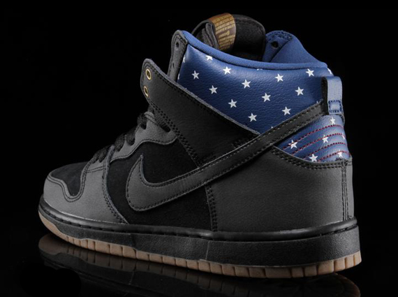 Nike SB Dunk High "Stars" - Available