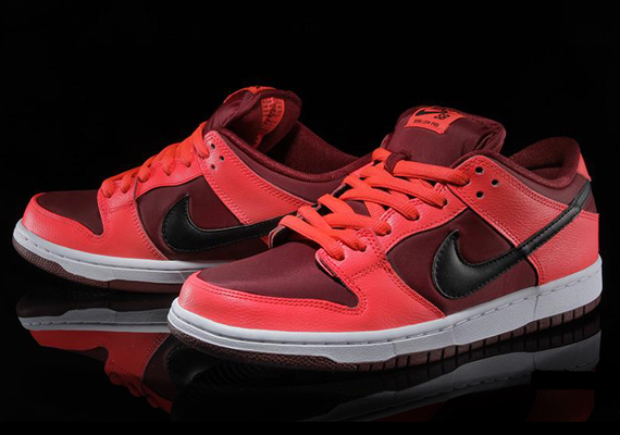 Nike SB Dunk Low - Laser Crimson - Team Red