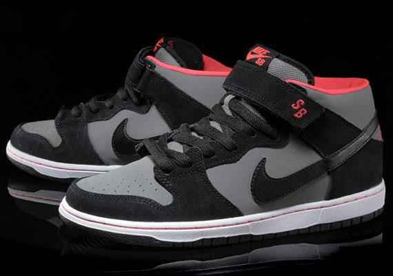 Nike Sb Dunk Mid Black Medium Base Grey Laser Crimson