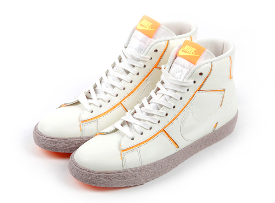 Nike Sportswear Womens Cut Out Mango Pack 03