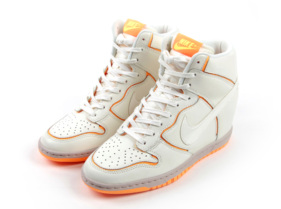 Nike Sportswear Womens Cut Out Mango Pack 04