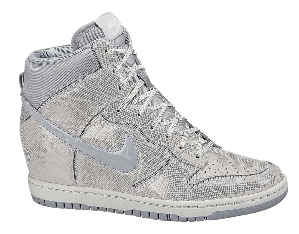 Nike Sportswear Womens Cut Out Pack 02