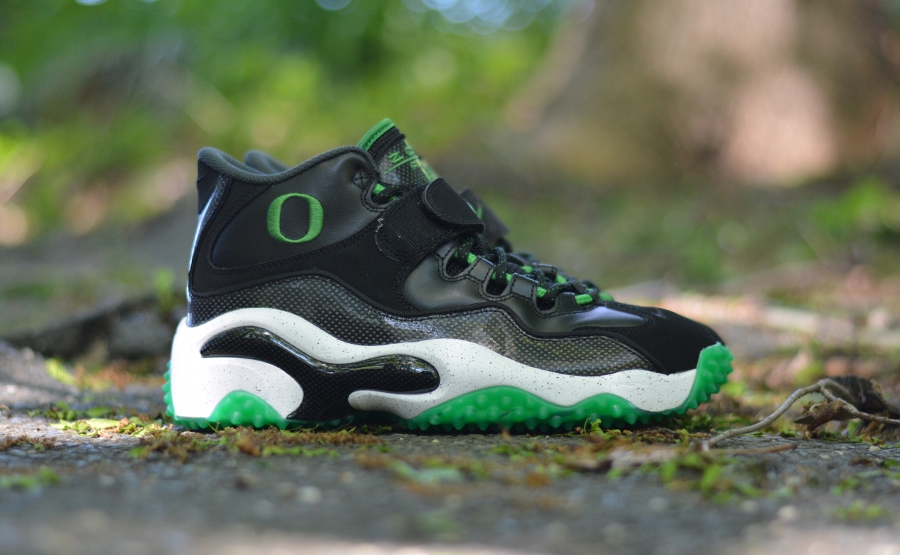 Oregon Ducks Air Zoom Turf 04