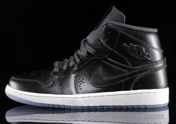 Air Jordan 1 Mid Nouveau Black Ice