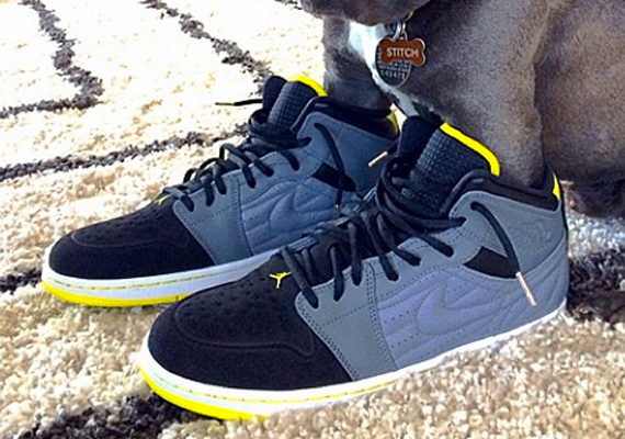 Air Jordan 1 Retro '99 - Black - Vibrant Yellow - White