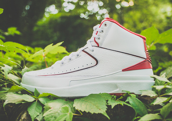 Air Jordan 2 "Varsity Red" - Release Reminder