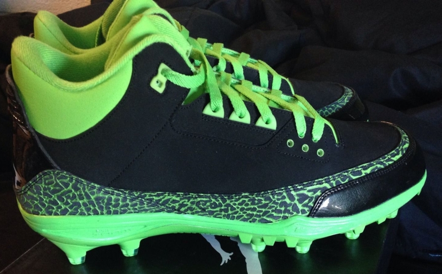 Air Jordan 3 "Seattle Seahawks" PE Cleats for Terrell Owens on eBay