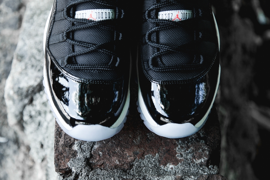 Jordan Xi Low Infrared 23 Black 03