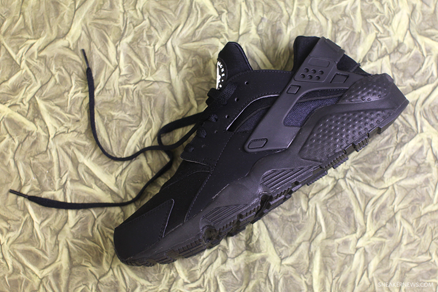 Nike Air Huarache Blackout 3