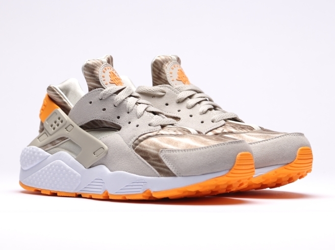 Nike Air Huarache Sand Desert 03