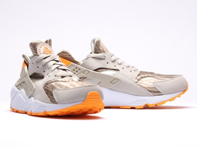 Nike Air Huarache Sand Desert 04