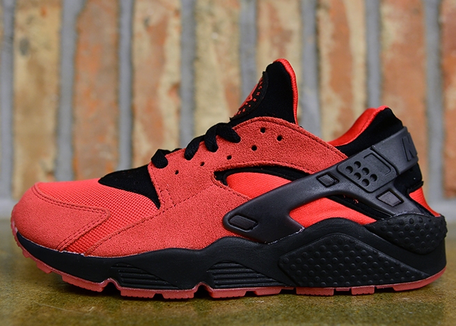 Nike Air Huarache – University Red – Black