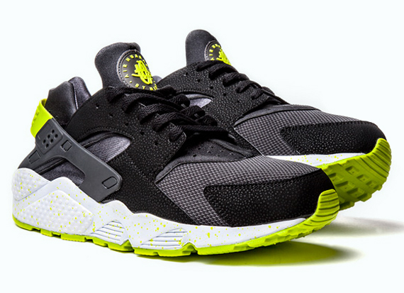 Nike Air Huarache "Venom Green"