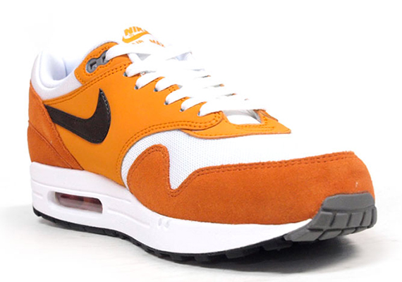 Nike Air Max 1 White Orange Black 3