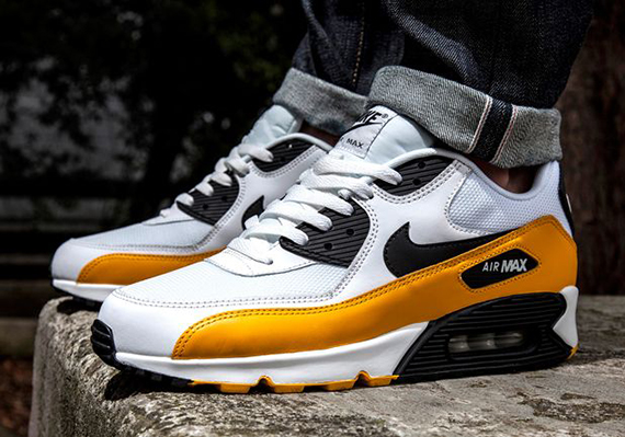 Nike Air Max 90 - White - Black - University Gold