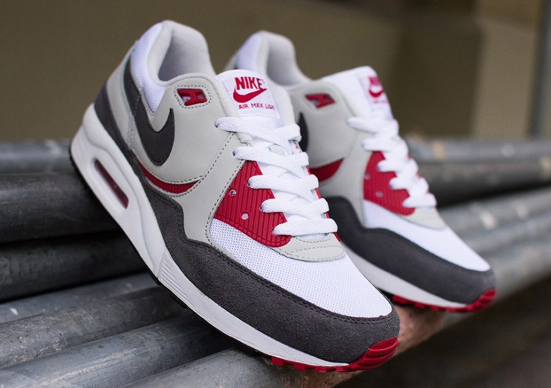 Nike Air Max Light Essential – White – Medium Ash – Gym Red