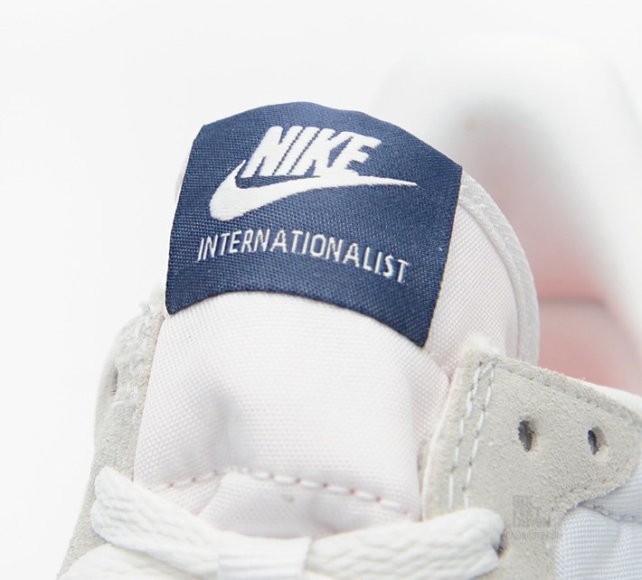Nike Internationalist Light Base Grey Summit White 03