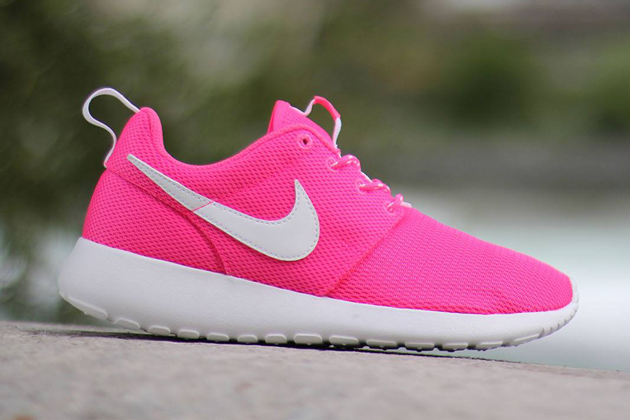 Nike Roshe Run GS "Hyper Pink"