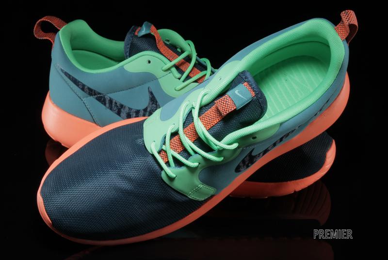 Nike Roshe Run Hyp Catalina Space Blue Poison Green Hyper Crimson 07