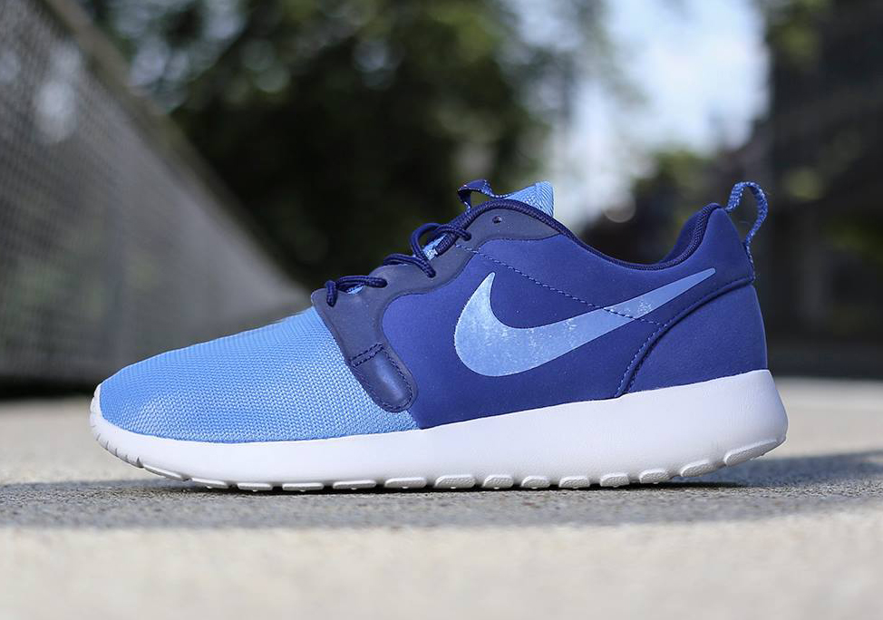 Nike Roshe Run Hyp Gamma Royal 02