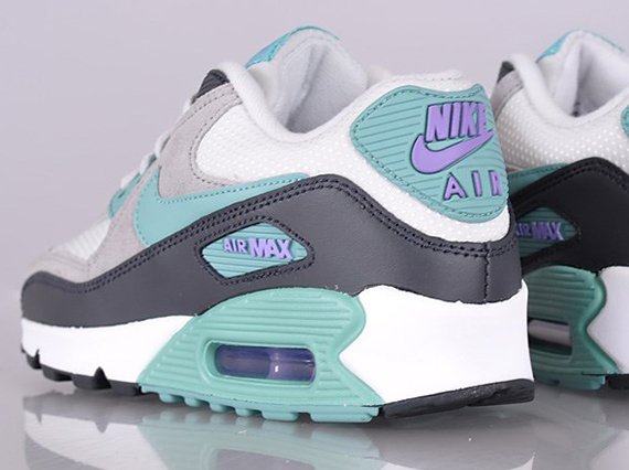 Nike Women’s Air Max 90 – Light Base Grey – Diffused Jade