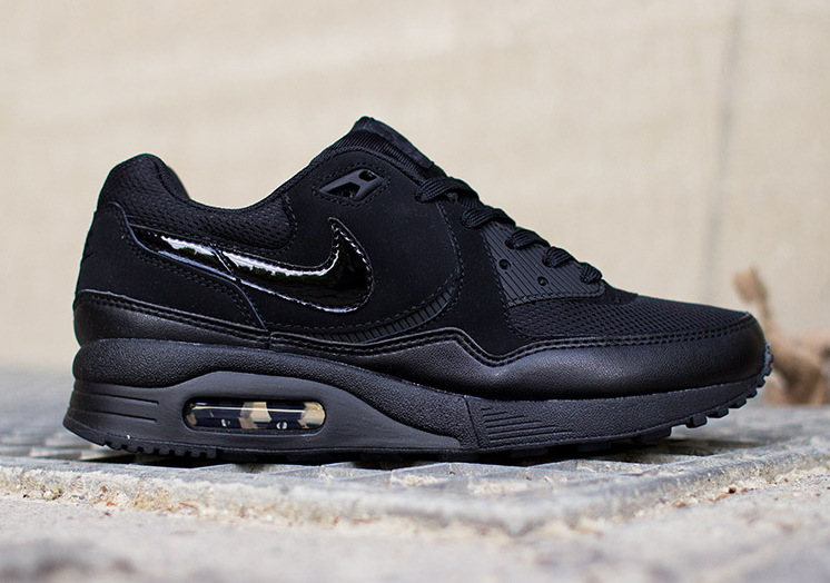 Nike WMNS Air Max Light "Blackout"