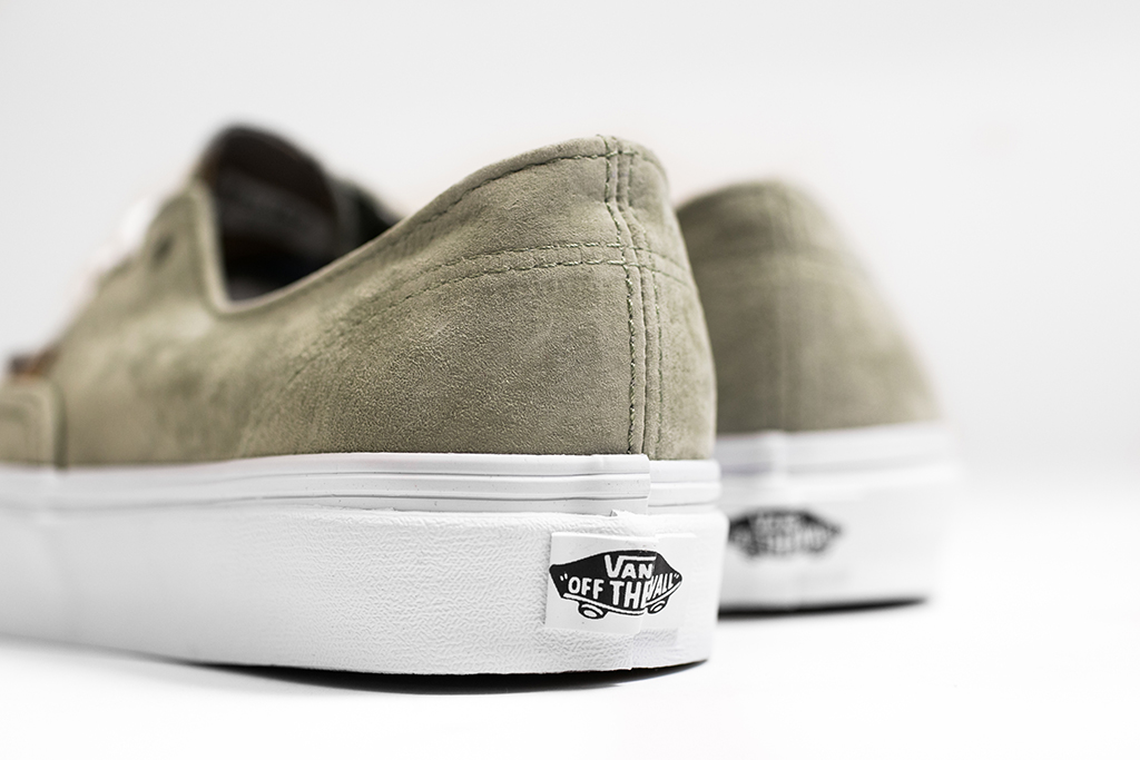 Vans Authentic Decon Pig Suede Pack 01