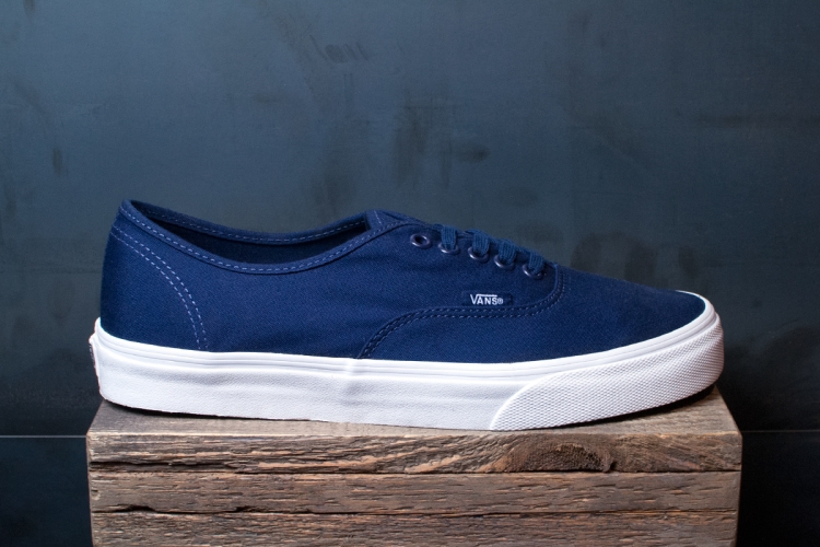 Vans Authentic Mono Pack 02