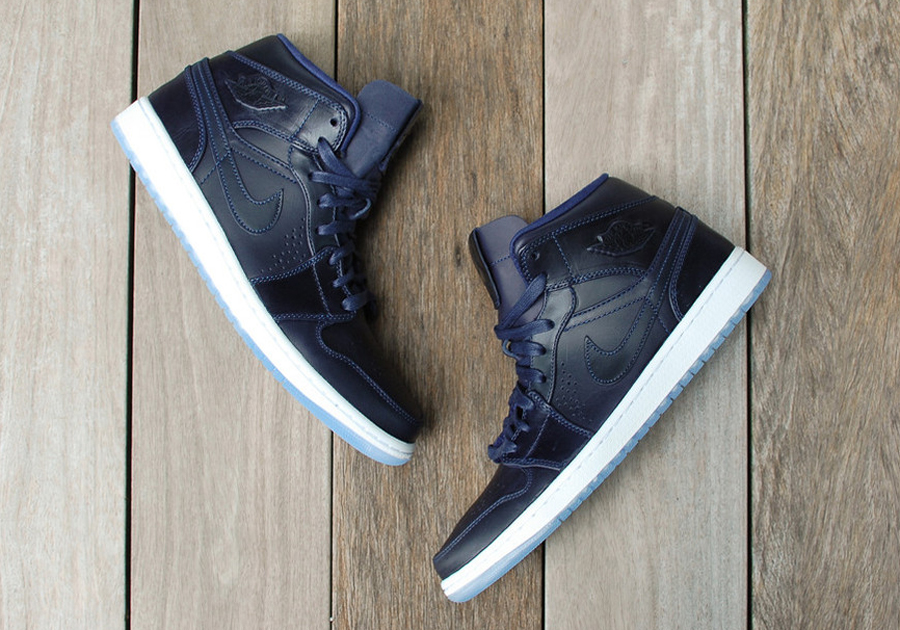 Air Jordan 1 Mid Nouveau "Midnight Navy"