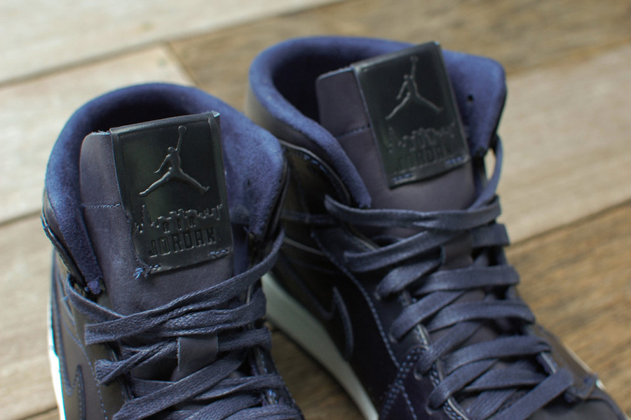 Air Jordan 1 Mid Nouveau Midnight Navy 05