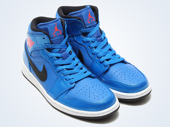 Air Jordan 1 Mid - Sport Blue - Infrared 23 - Black