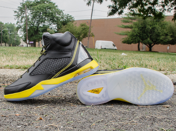 Air Jordan Future Flight Remix Black Yellow 3