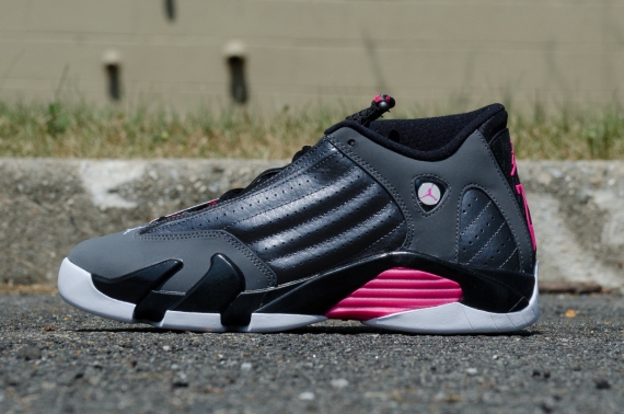 Hyper Pink Jordan 14 01