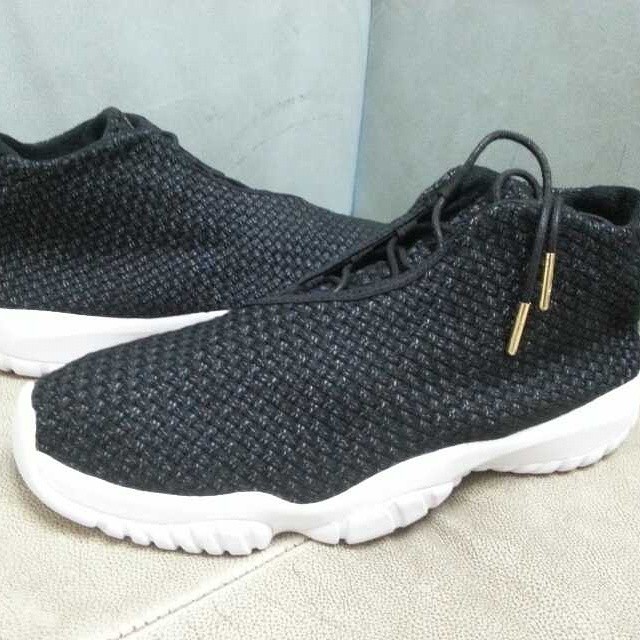 Jordan Future Black White Sole 03
