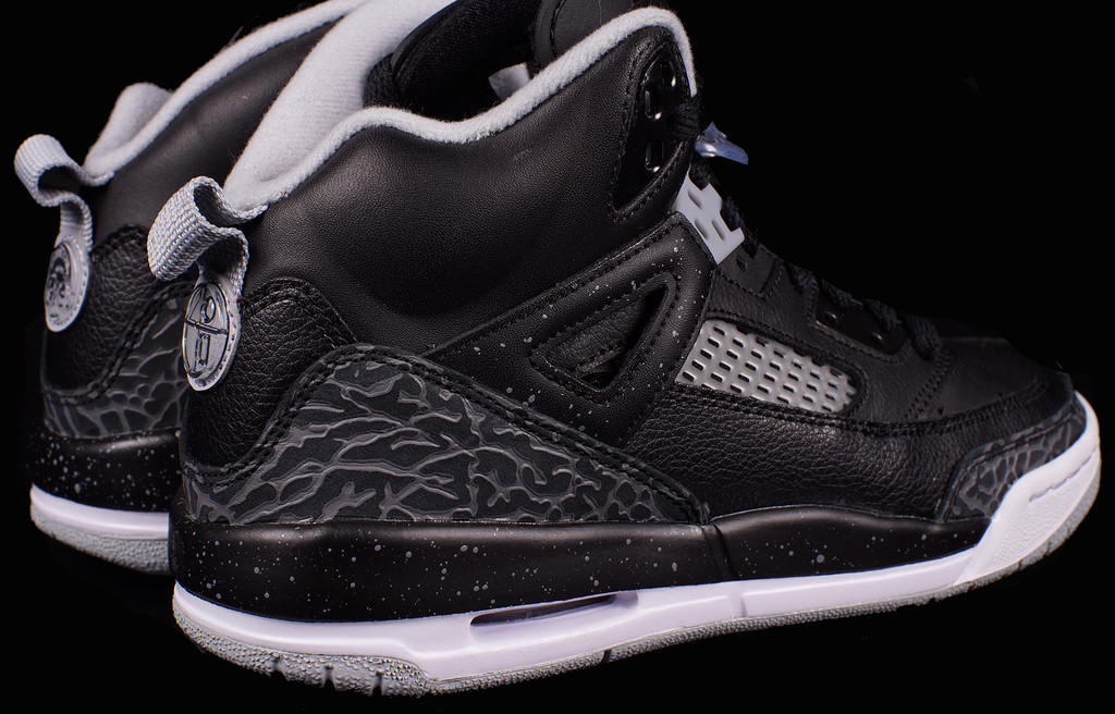 Jordan Spizike Gs Black Grey 02